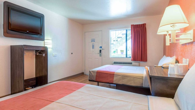 2 Full Beds | ADA/Tub Non-smoking