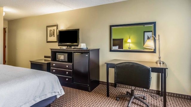 1 Queen Bed | Smoking