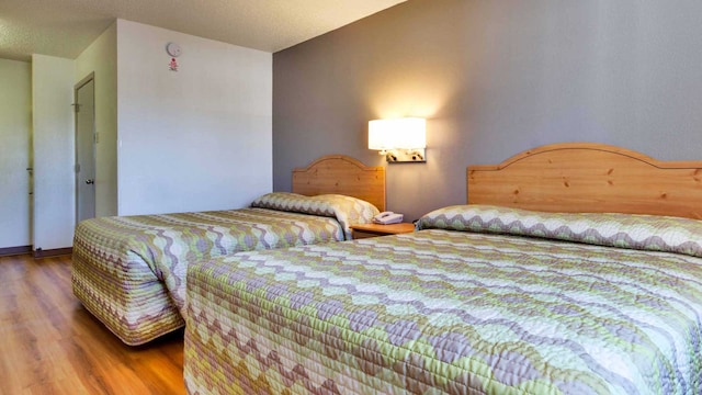 2 Full Beds | Smoking