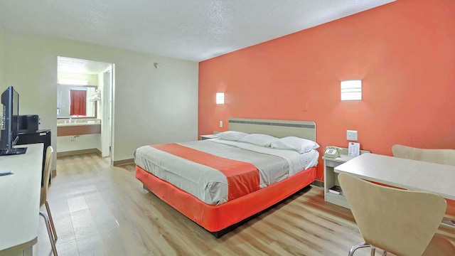 1 KING BED | MOBILITY ACCESSIBLE TUB, NSMK