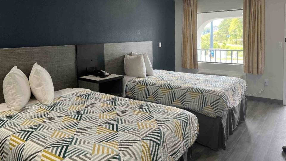 2 Full Beds | Non-Smoking, Micfridge