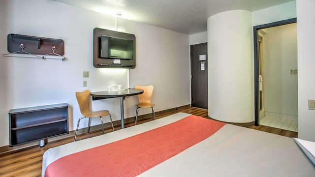 1 Queen Bed | Non-Smoking, Micfridge