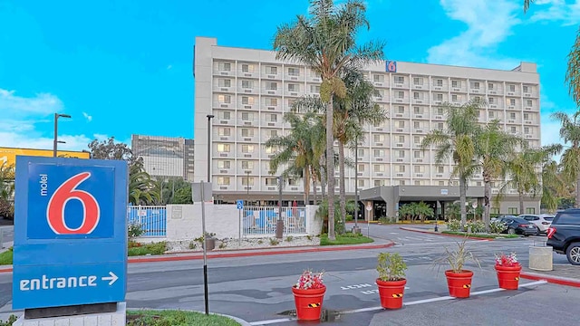 Studio 6 Suites Los Angeles, CA - Los Angeles LAX