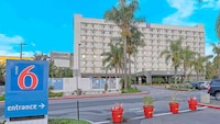 Studio 6 Suites Los Angeles, CA - Los Angeles LAX