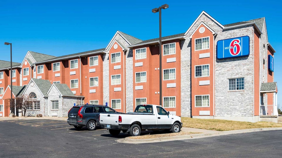 Motel 6 Olathe, KS, Olathe_8815a459, Olathe