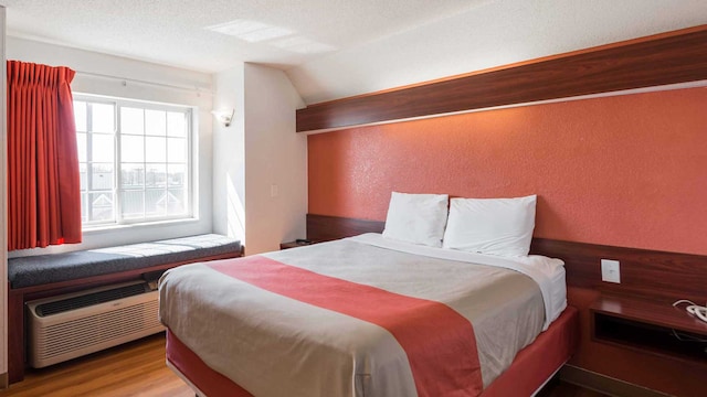 1 Queen Bed | ADA/Tub/Smoking