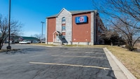 Motel 6 Olathe, KS