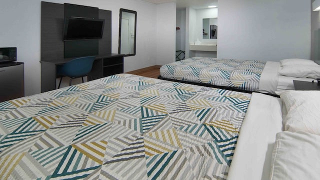 2 Queen Beds | Mobil Access Tub Nsmk Micfridg