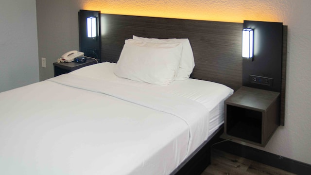 1 Queen Bed | ADA/RI Shower/Non-Smoking