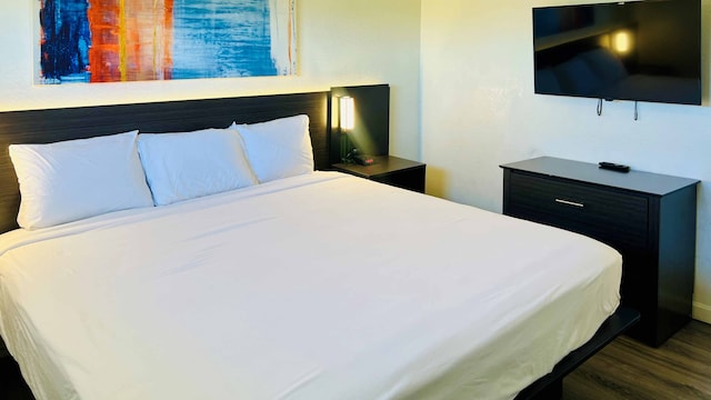 1 King Bed | Non-Smoking, Kitchen