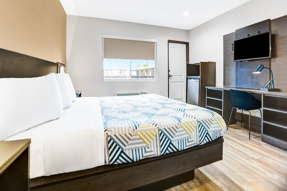 Motel 6 San Diego, CA - Airport - Harbor, C92101, San Diego CA