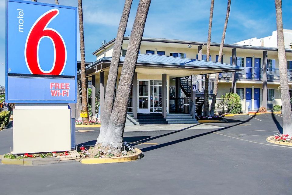Motel 6 San Diego, CA - Airport - Harbor, C92101, San Diego CA