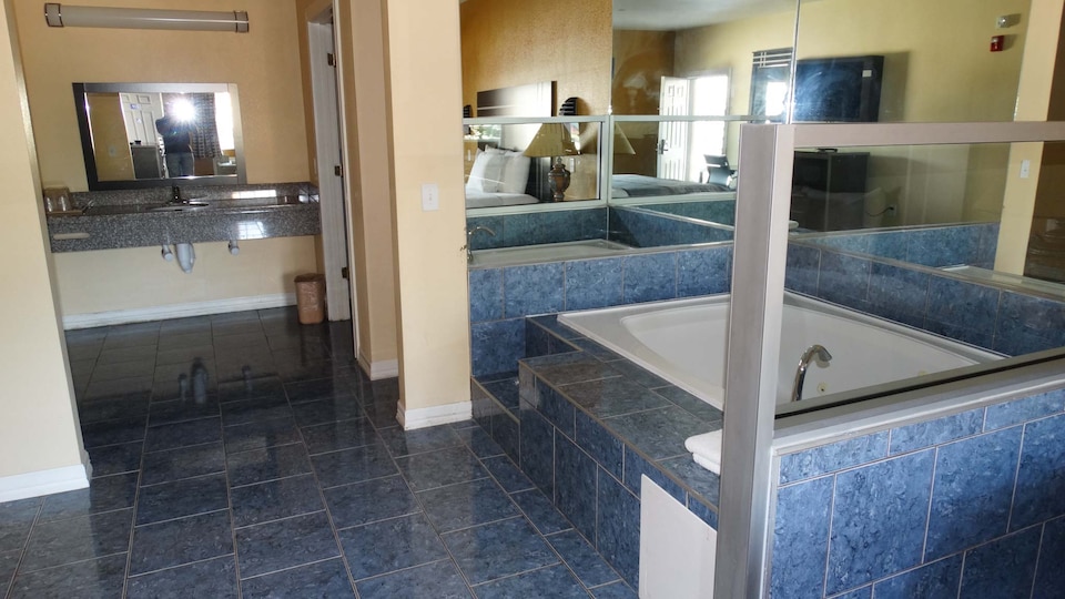 Motel 6 Houston, TX - Willowbrook Mall, C77070, Houston