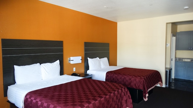 2 QUEEN BEDS | NON-SMOKING, MICFRIDGE