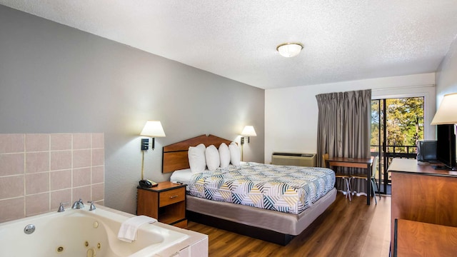 1 King Bed | Non-Smoking, Hot Tub, Micfridge 