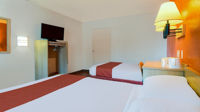 2 Full Beds | Mini Fridge