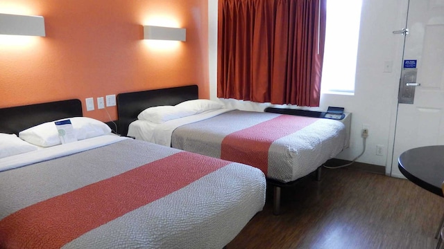 2 FULL BEDS | ACCESSIBLE, NSMK, MICFRIDGE