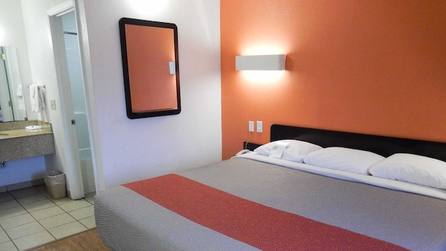 1 KING BED | MOBILITY ACCESS TUB SUITE NSMK