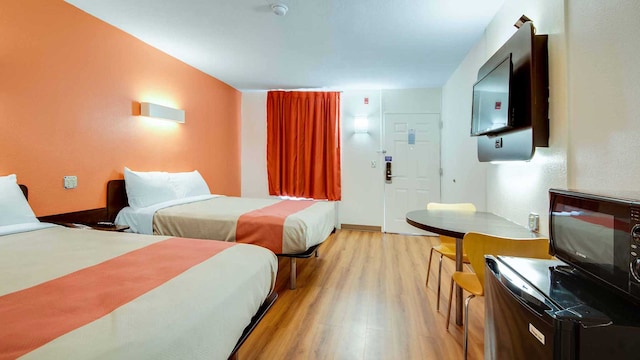 2 FULL BEDS | NON-SMOKING