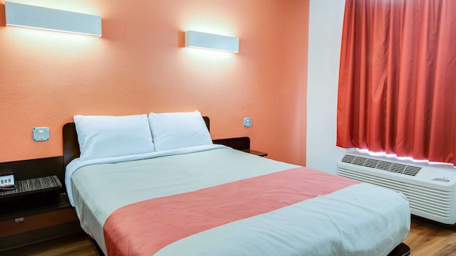 1 FULL BED | MOBILITY ACCESS TUB, NSMK