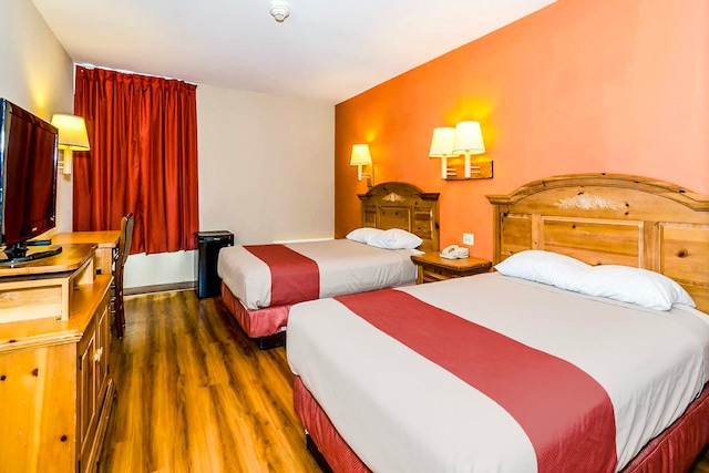 2 Full Beds | Mobility Accessible Tub Nsmk