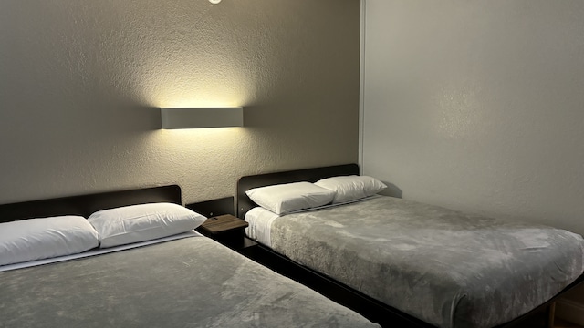 2 Full Beds | Non-Smoking, Micfridge