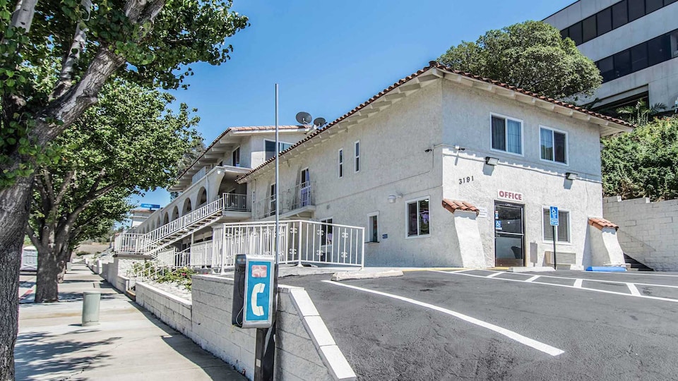 Motel 6 Orange, CA - Anaheim, Orange, Orange