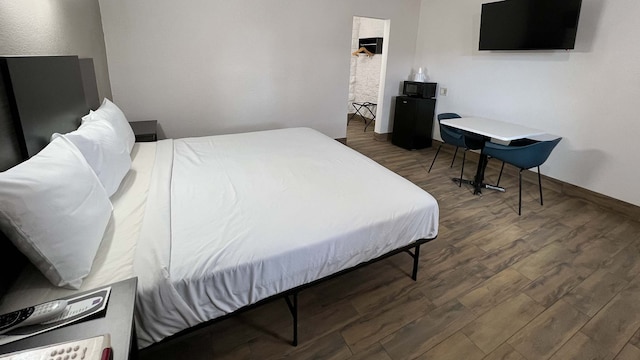 1 King Bed | Smoking, Micfridge