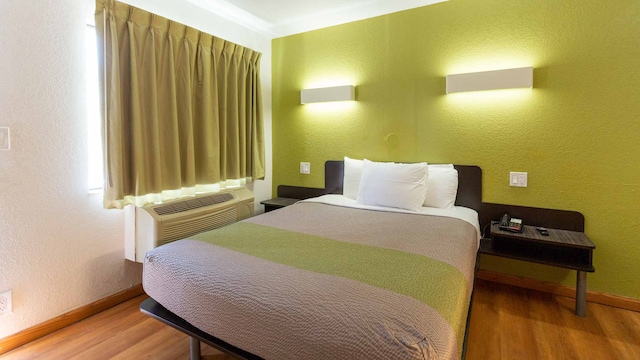 1 Full Bed | Mobility Access Tub, Smoking