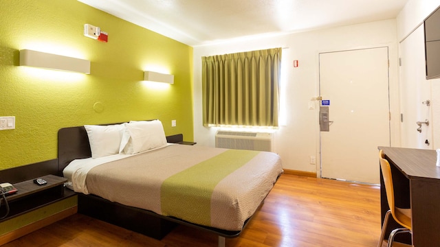 1 Full Bed | ADA/RI Shower, Smoking