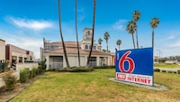 Motel 6 Hemet, CA