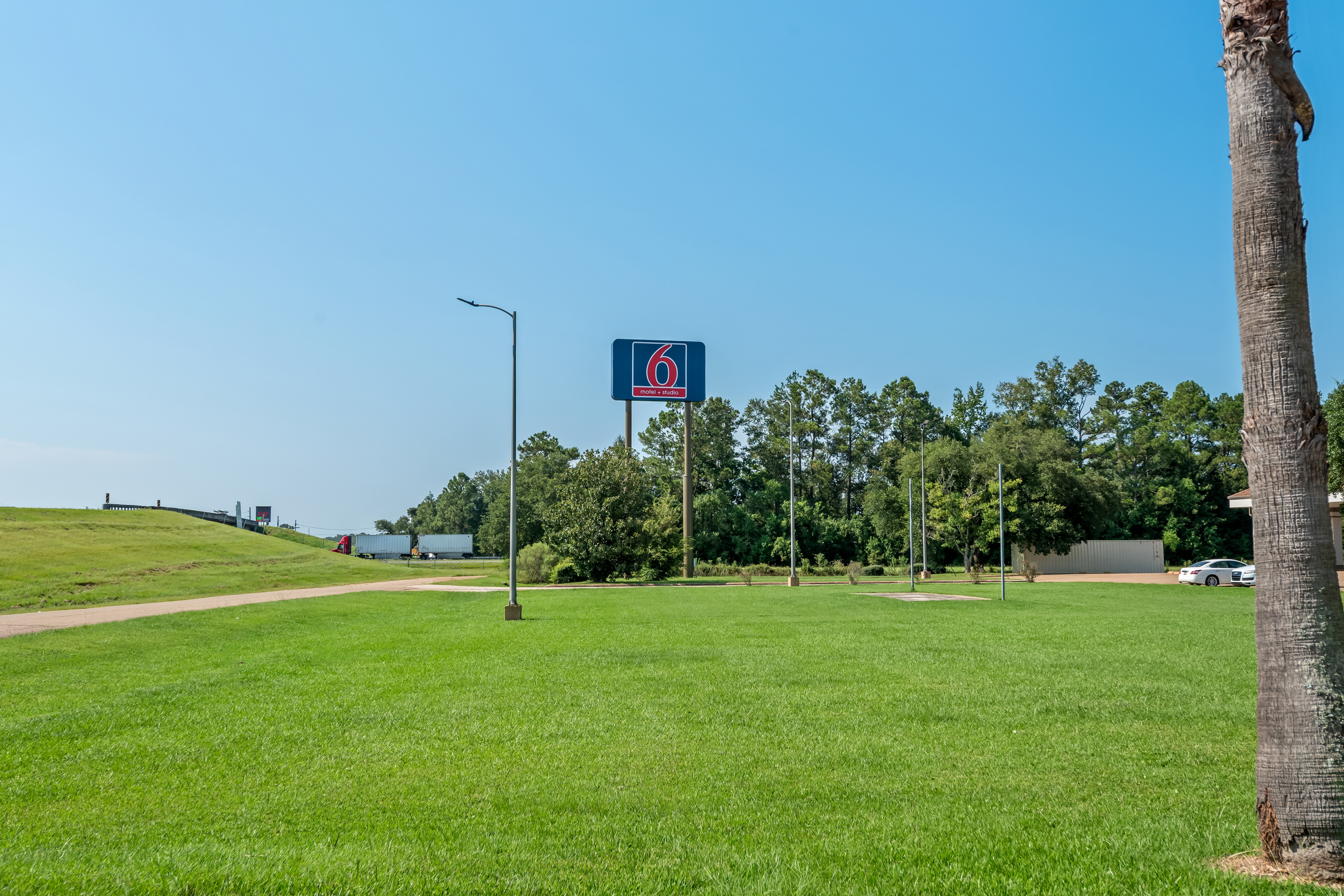 Studio 6 Hammond, LA – I12 – I55, Studio 6 Hammond, Book @ $60
