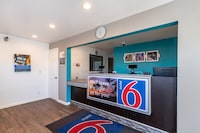 Motel 6 Fountain Valley, CA - Huntington Beach Area