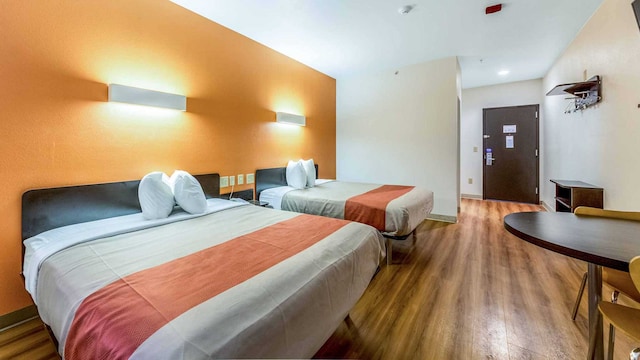 2 QUEEN BEDS | ACCESSIBLE, NSMK, MICFRI