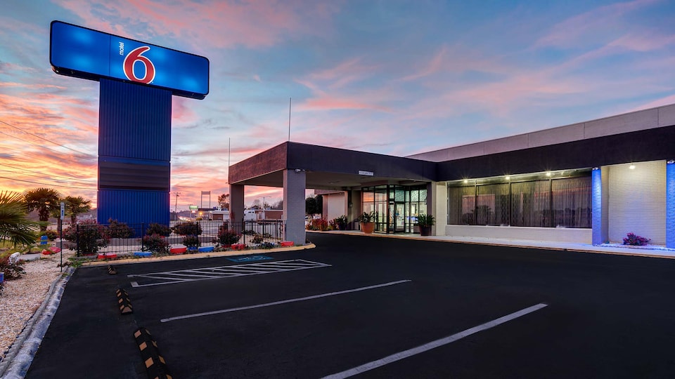 Motel 6 Burlington, NC, Burlington_WA, Burlington