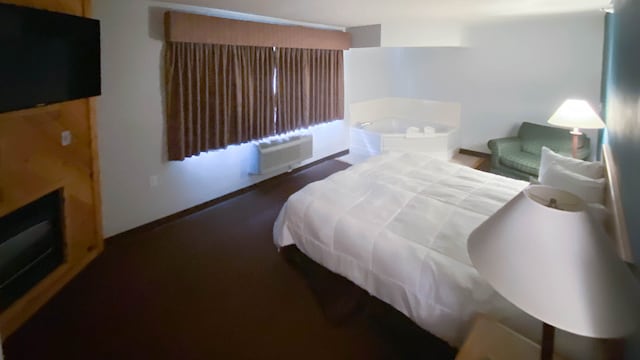 1 King Bed | Non-Smoking, Hot Tub
