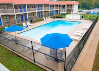 Motel 6 Palestine, TX