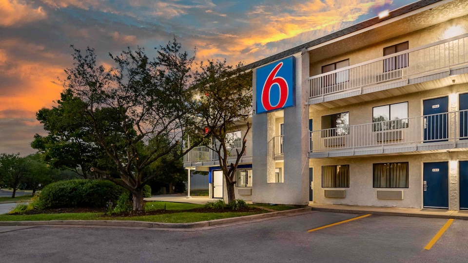 Motel 6 Rolling Meadows, IL - Chicago Northwest, ROLLING MEADOWS, ROLLING MEADOWS