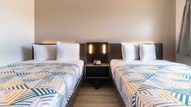 2 Full Beds | Micfridge