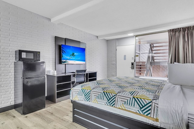 1 King Bed | Mobil Access Tub Nsmk Micfridg