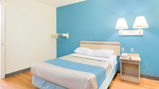 1 Full Bed | Mobility Access Tub Smk