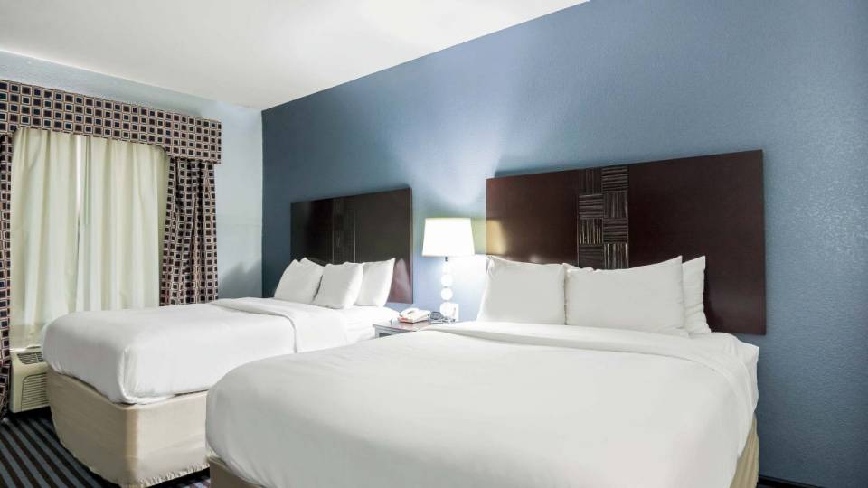 2 Queen Beds | Non-Smoking, Micfridge