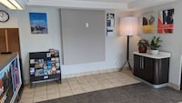 Motel 6 Leominster, MA