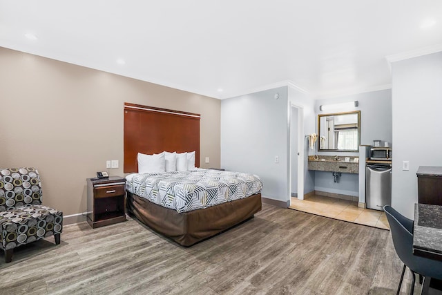 1 King Bed | Non-Smoking, Micfridge