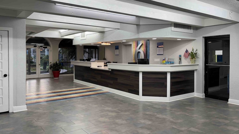 Studio 6 Tallahassee, FL – North Monroe, Tallahassee, Tallahassee