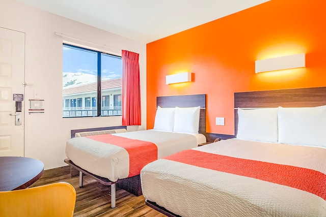 2 Full Beds | Mobility Access RI Shower Nsmk