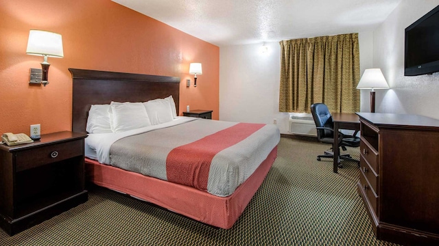 1 KING BED | NON-SMOKING, MICFRIDGE