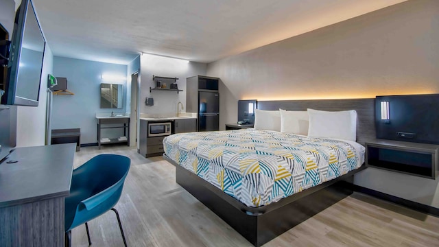 1 King Bed | Mobil Access Tub Nsmk Kitchen