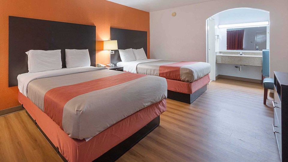 Motel 6 San Antonio, TX - I-10 West, C78201, San-Antonio