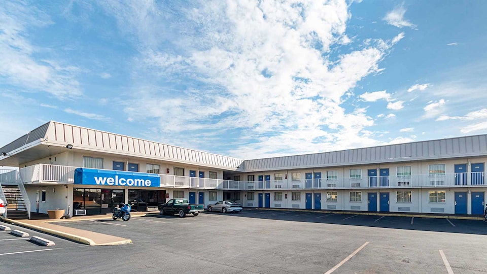 Motel 6 San Antonio, TX - I-10 West, C78201, San-Antonio